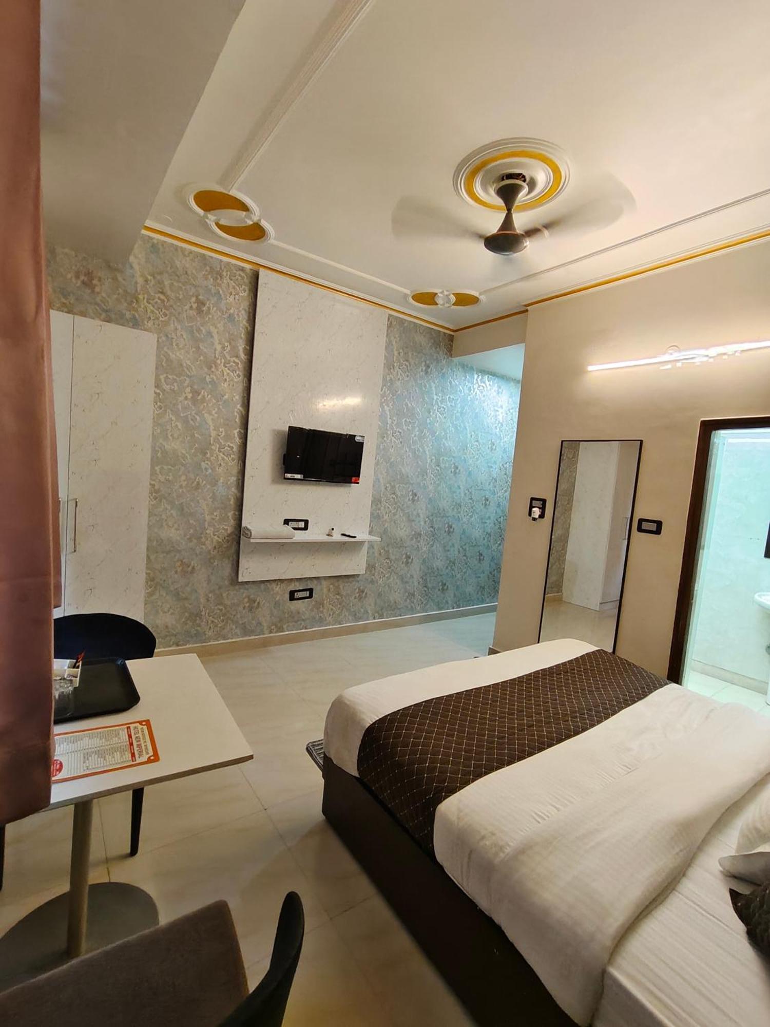 Hotel New Imperial Ghaziabád Exteriér fotografie