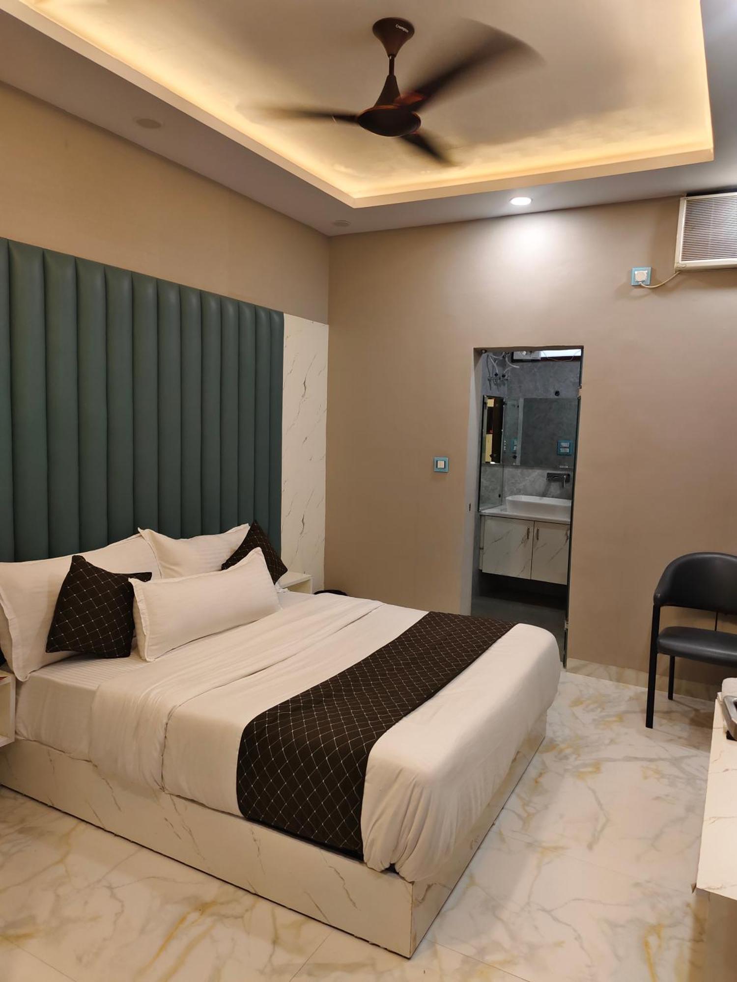 Hotel New Imperial Ghaziabád Exteriér fotografie