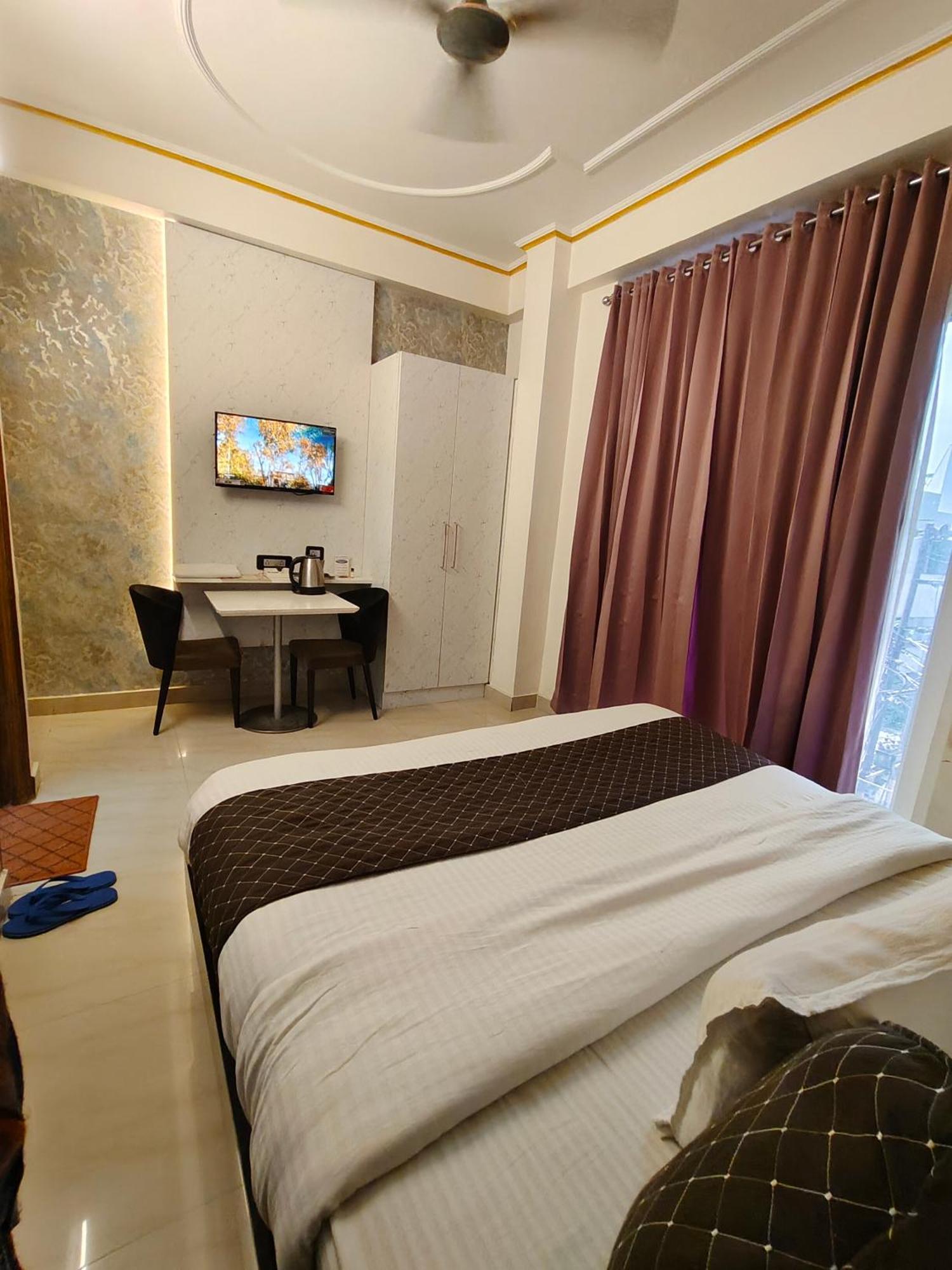 Hotel New Imperial Ghaziabád Exteriér fotografie